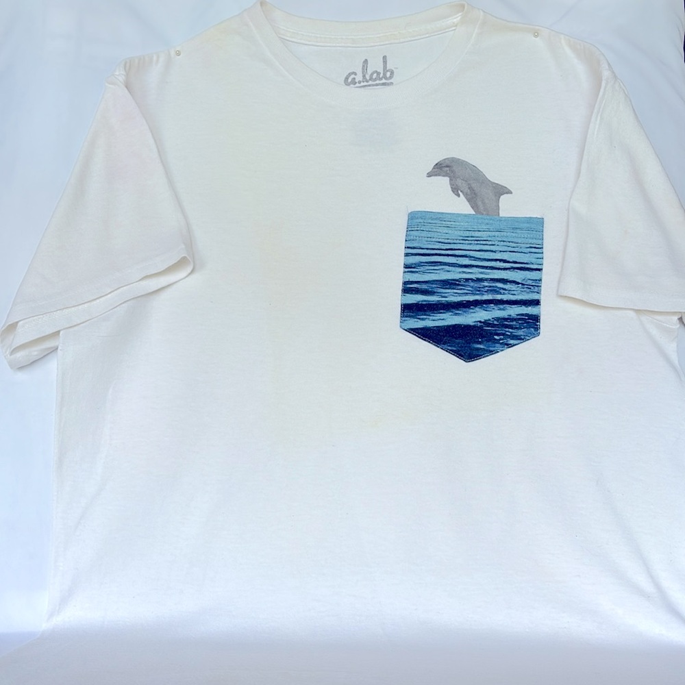 a.lab Slightly Worn White T-Shirt With  Dolphin Pocket Design Men’s Size Medium - Picture 3 of 11